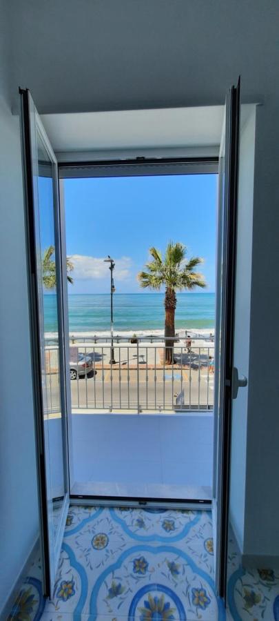 אגרופולי B & Beach מראה חיצוני תמונה