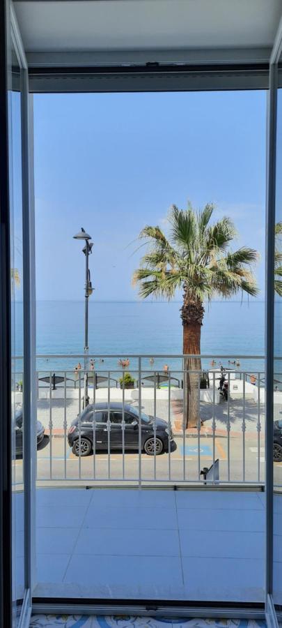 אגרופולי B & Beach מראה חיצוני תמונה