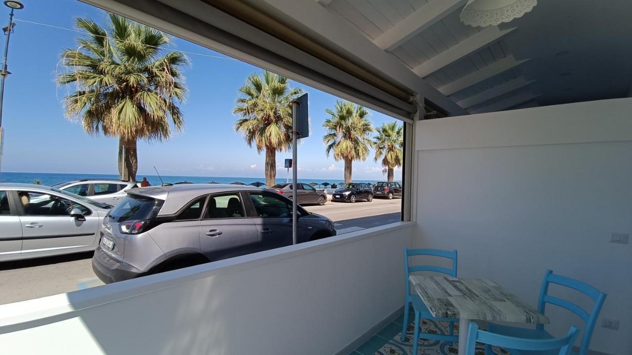 אגרופולי B & Beach מראה חיצוני תמונה
